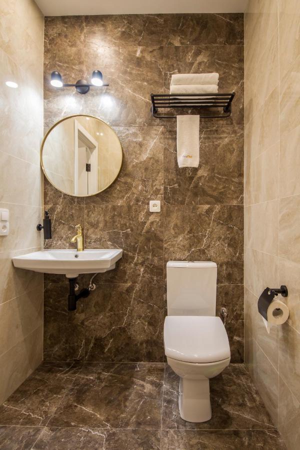 Apartments On Antonovycha เคียฟ ภายนอก รูปภาพ